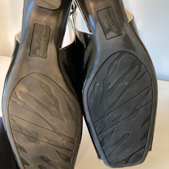 Anne Klein iFlex Black & White Open Toe Shoe - EUC - Picture 9 of 10